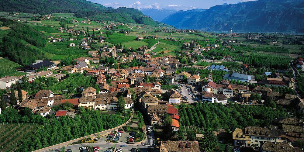 Weisses Roessl Bed and Breakfast Eppan an der Weinstraße Buitenkant foto